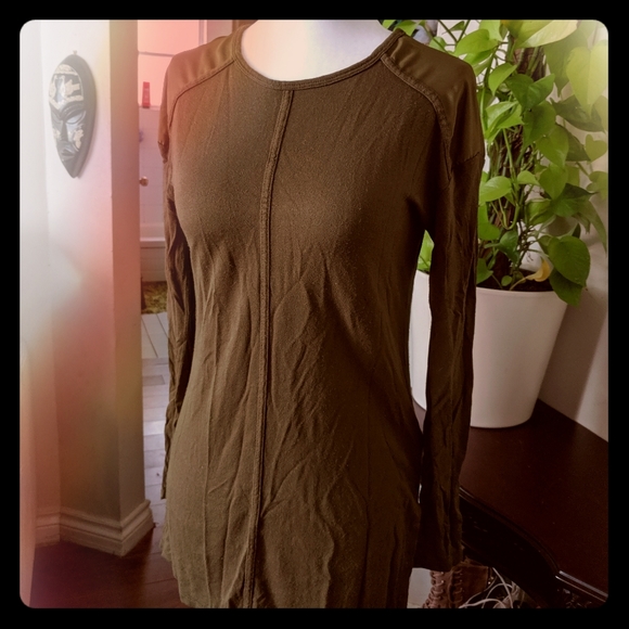 Small Zara Long Sleeve - Picture 1 of 3